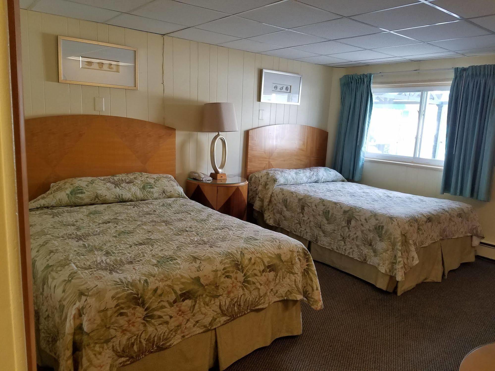 The Amethyst Motel 2*